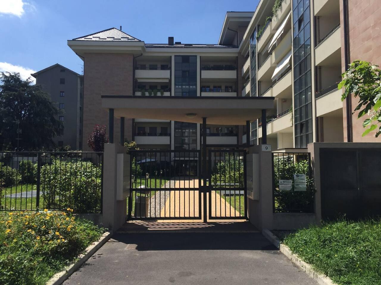 Altido Apt For 4 With Terrace In A Quiet Residential Area Milão Exterior foto